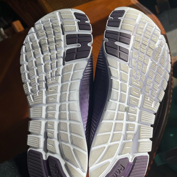 Women’s Reebok Pumps - Picture 4 of 6